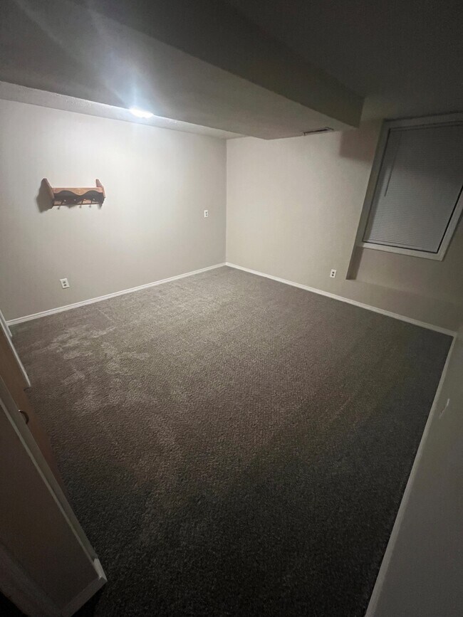 Building Photo - 1312 Applewood Ln