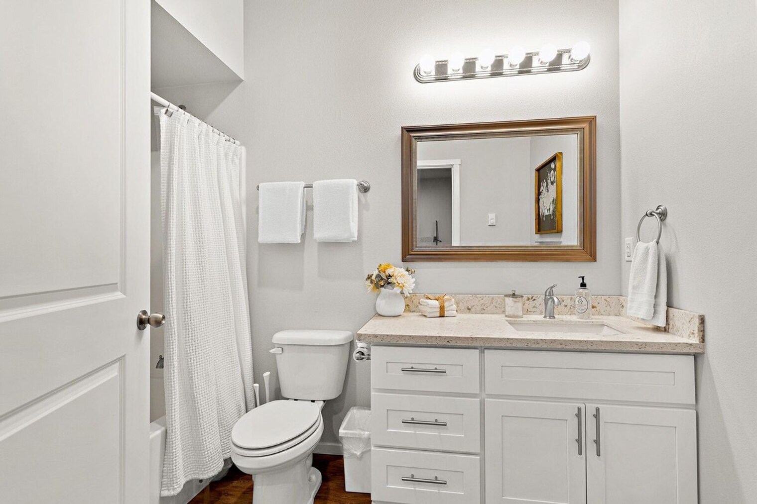 Building Photo - 624 E 32nd St