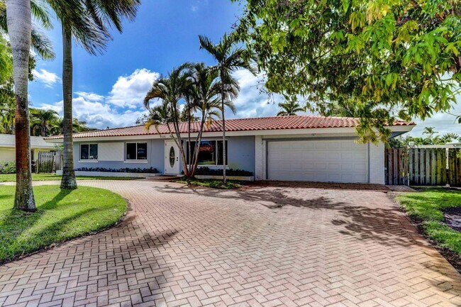 Primary Photo - 7115 Venetian Way