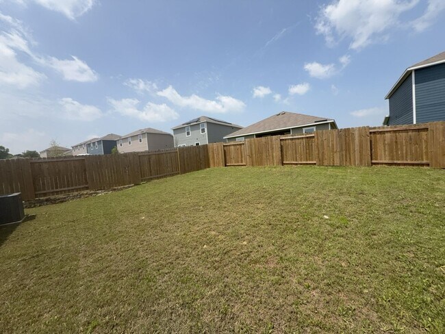 Building Photo - 4247 Possumhaw Dr
