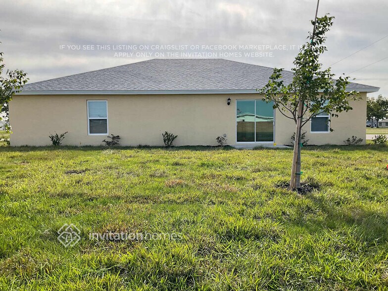 Building Photo - 25178 Alicante Dr