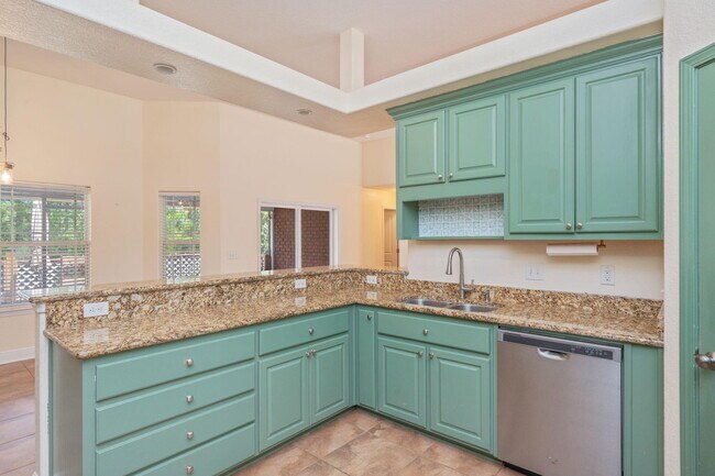 Building Photo - 618 Territory Ln