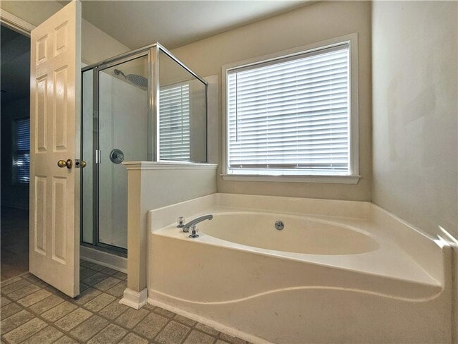 Building Photo - 1372 Dukes Creek Dr