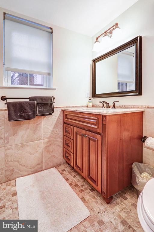 Building Photo - 1504 Wake Forest Dr