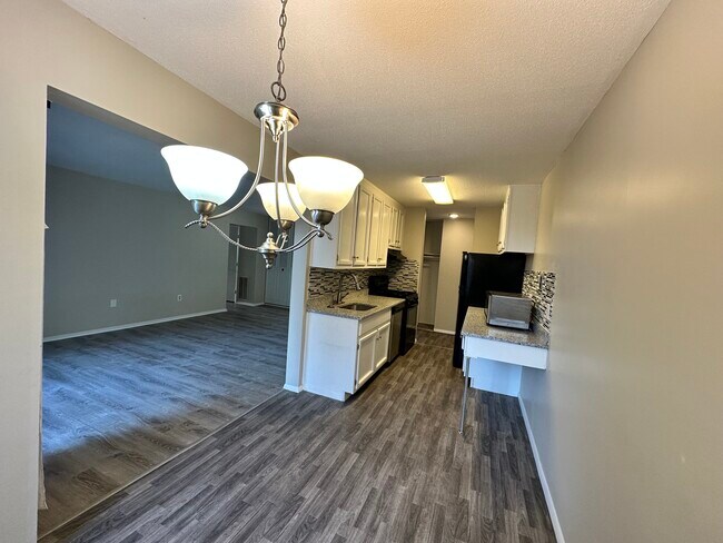 Primary Photo - 2 Shrewsbury Green Dr