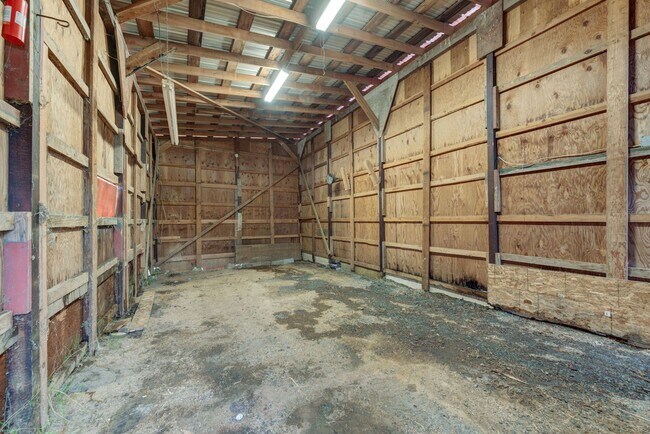 Building Photo - 11825 Woods Lake Rd