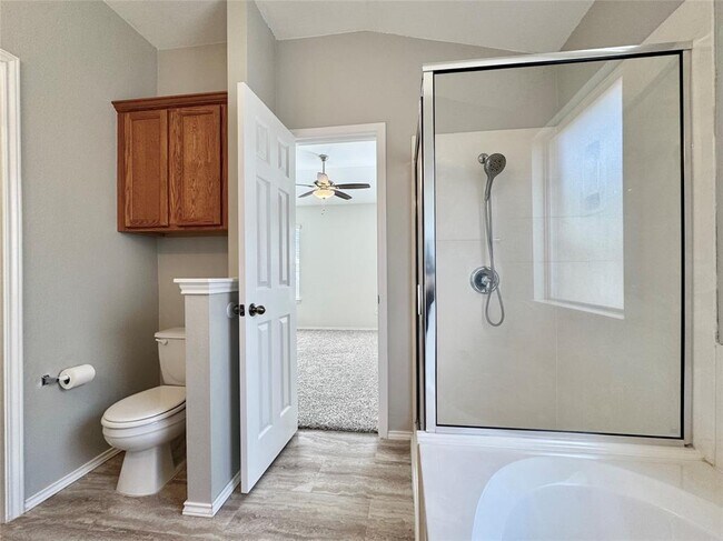 Building Photo - 916 Gentry Dr
