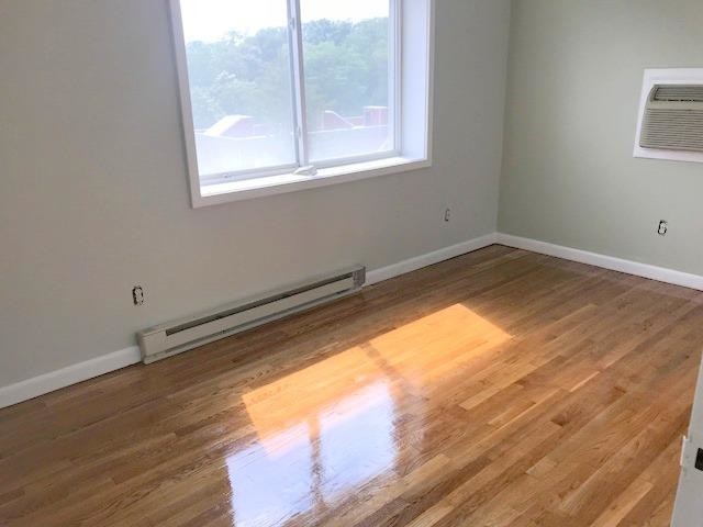 Building Photo - 70 Park Ave