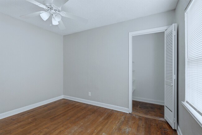 Building Photo - 1226 5th Ave N