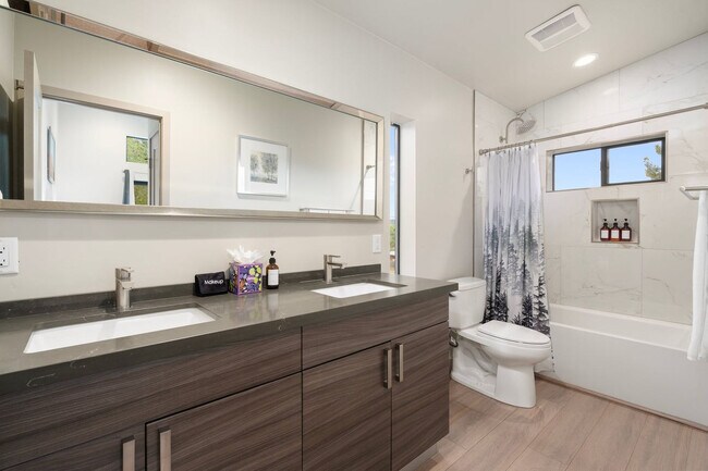 Building Photo - 30 Moondance Ln