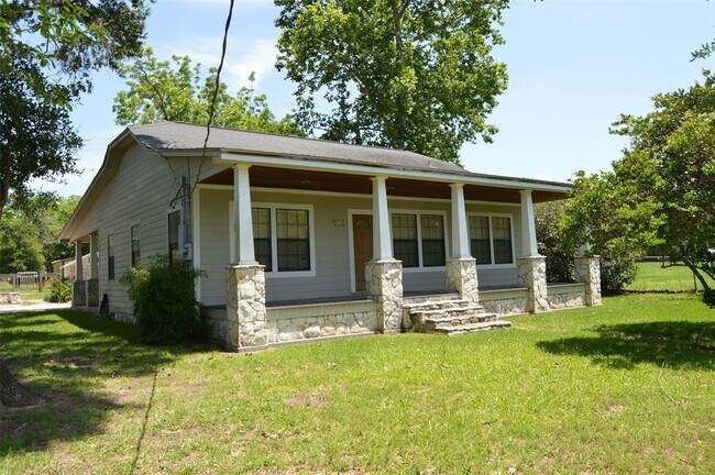 Primary Photo - 1410 Field Store Rd