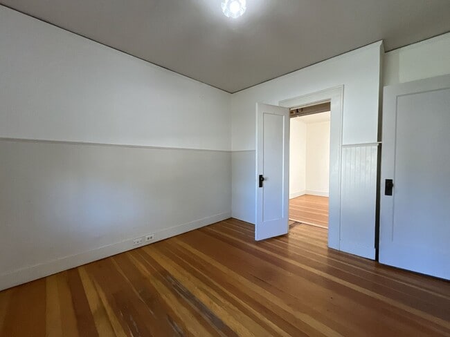 Building Photo - Character-Rich Two-Bedroom with Vintage Bath, Ample Storage & Expansive Outdoor Space