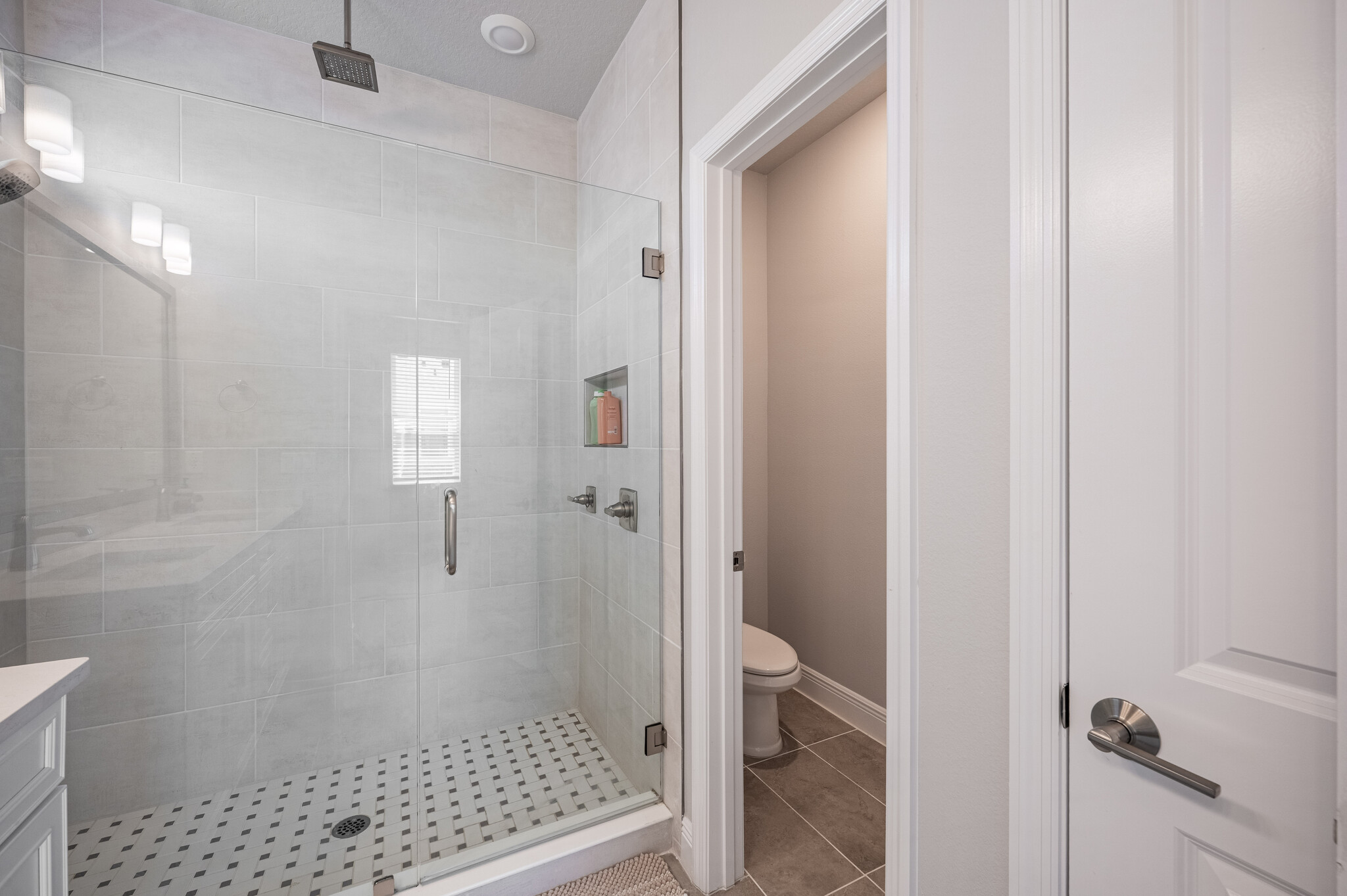 Building Photo - 2400 Ezzell Ct