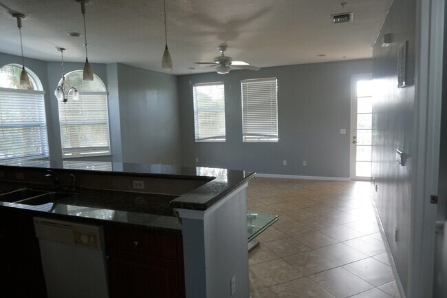 Building Photo - 3919 Passion Flower Rd