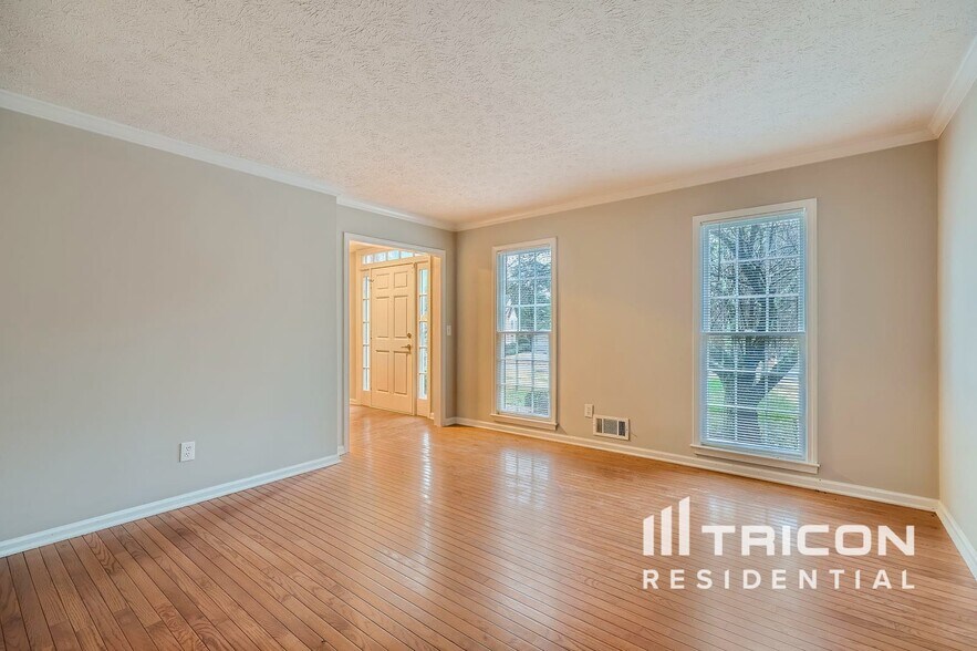 Building Photo - 100 Hillcrest Point