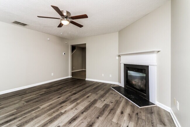 Building Photo - 168 Springbottom Dr SE