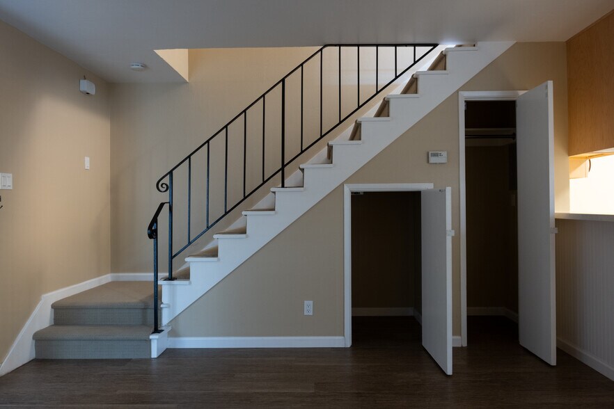 Storage Closets - 2525 Sir Francis Drake Blvd