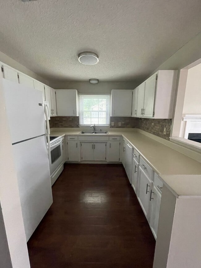 Building Photo - Duplex