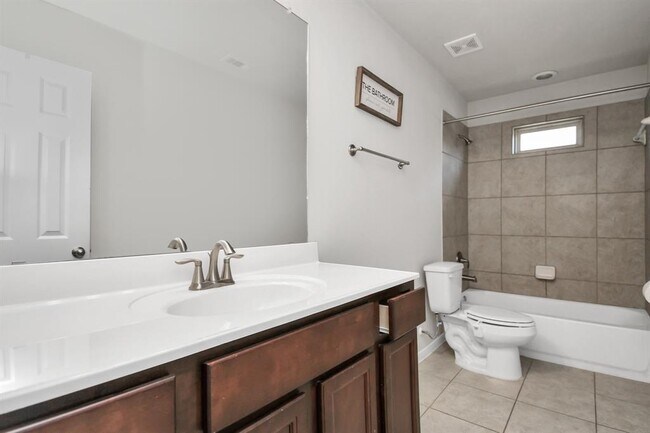 Building Photo - 7230 Victorville Dr