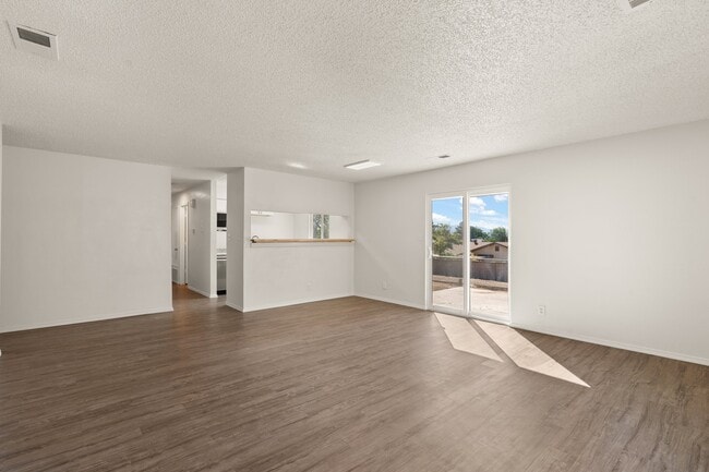 Building Photo - 1730 Arlene Rd SE