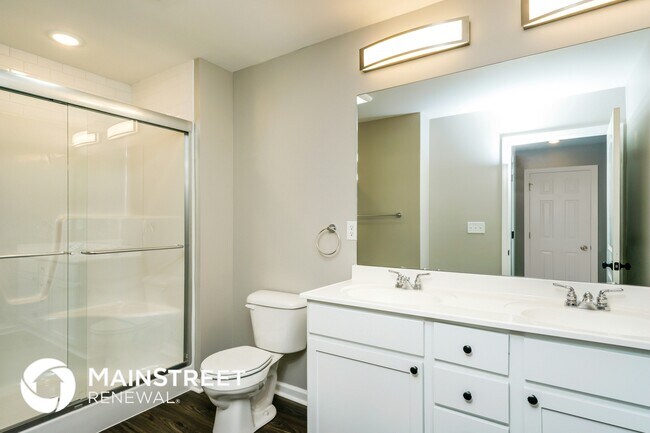 Building Photo - 2053 N Sarah Dr