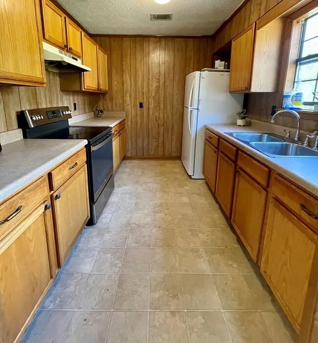 Building Photo - 1738 Old Oxford Rd