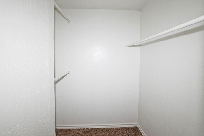 Building Photo - 3905 S Tyler St