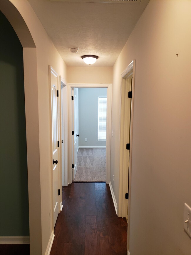 Building Photo - 3237 Alexandria Dr