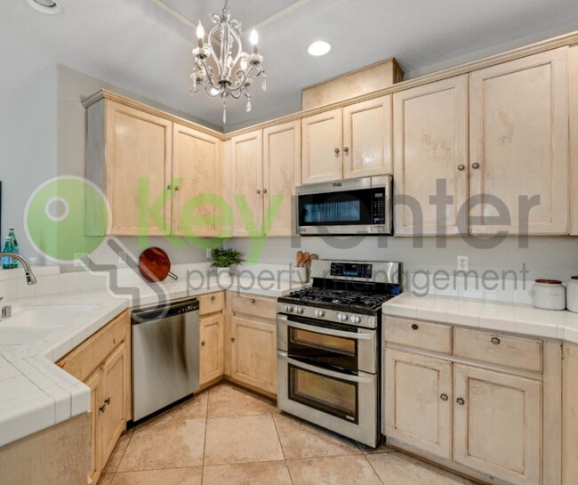 Building Photo - 209 Needle Ct