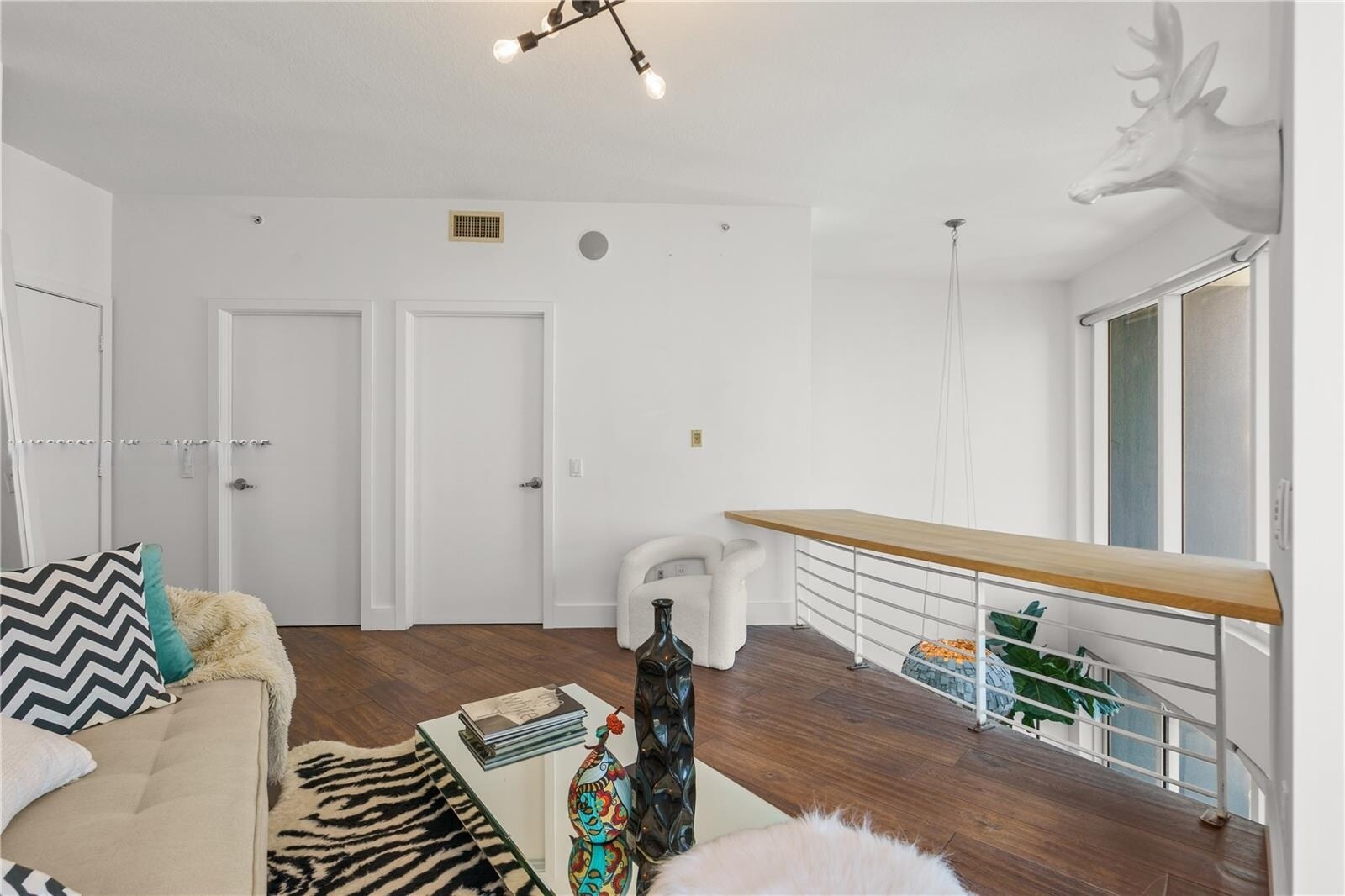 Building Photo - 60 SW 13th St