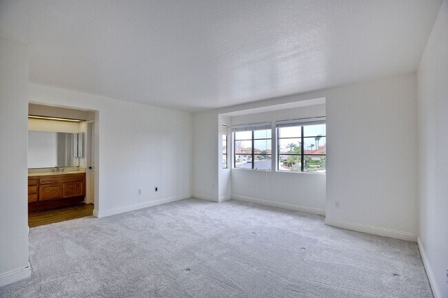 Building Photo - 2091 Sequoia Crest