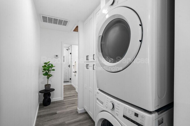 Building Photo - 5116 69th St