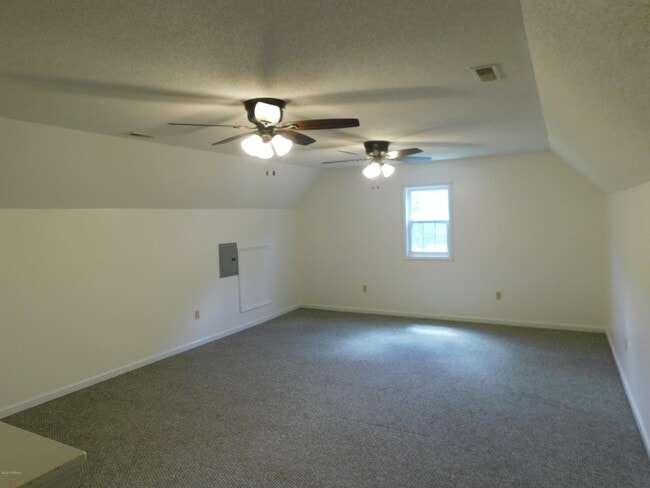 Building Photo - 139 Hewitt Rd
