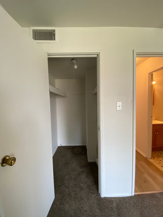 Building Photo - Lovely 1 BR / 1 BA Apartment in Mt. Joy!