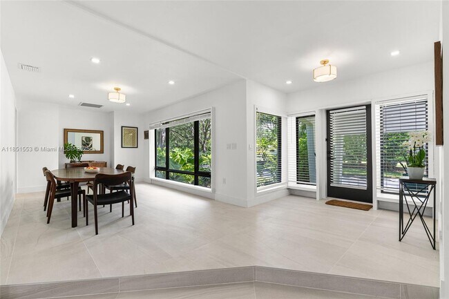 Building Photo - 6220 SW 123rd Terrace