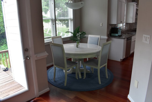 Building Photo - 1333 Baecher Ln