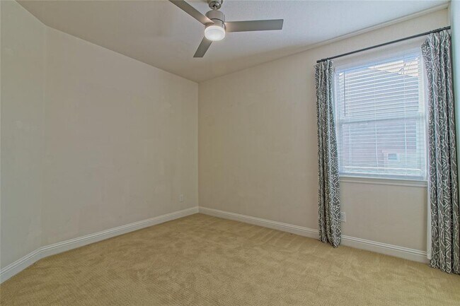 Building Photo - 11201 Zimmerman Ln