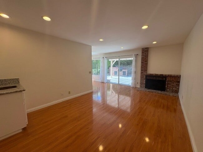 Building Photo - Welcome to your dream home in beautiful Th...