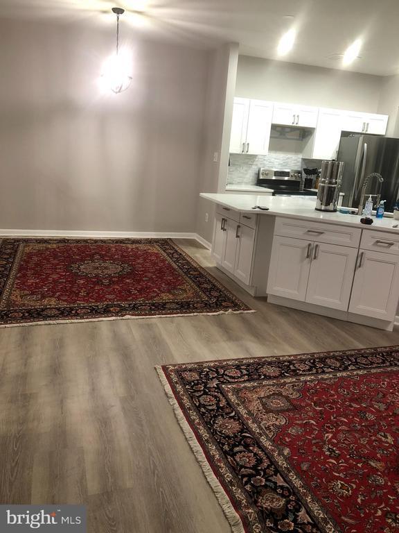 Primary Photo - 44244 Mossy Brook Square