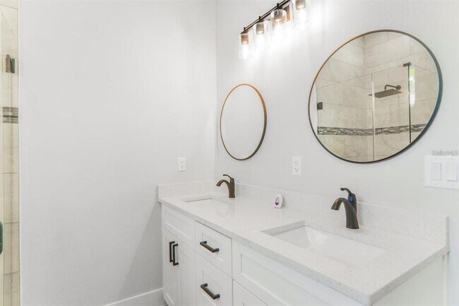 Building Photo - 3076 SW 168th Loop