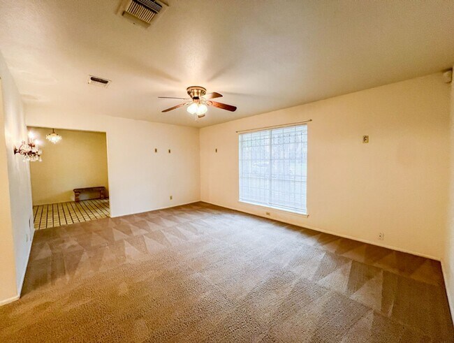 Building Photo - 11103 Whisper Hollow