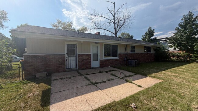 Building Photo - 9828 Omega Dr