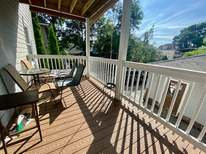 Building Photo - 1446 Centre St