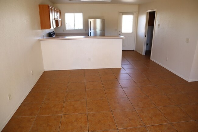 Building Photo - Great home great price