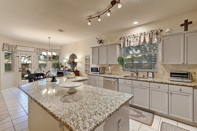 Building Photo - 2508 Sonoma Cv