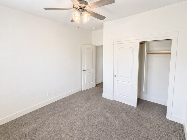 Building Photo - 3BR Home w/ 2-Car Garage, Tall ceilings & Upgraded Chef's Kitchen