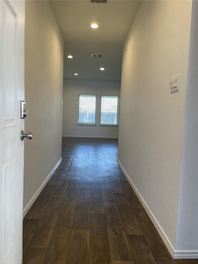 Building Photo - 5210 Bay Mdws Ln