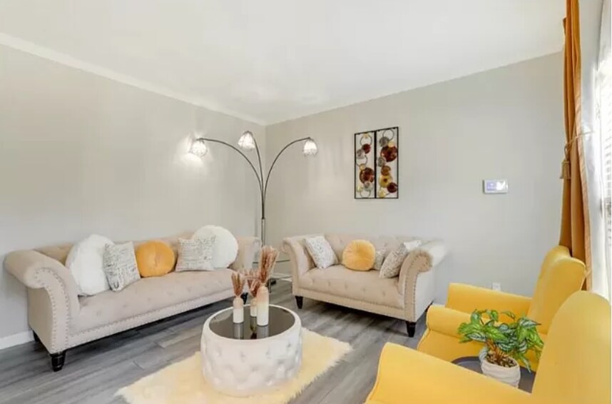 Building Photo - Room in Single Family Home on Woodstone Dr