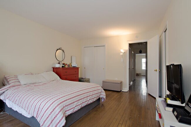 Building Photo - 1821 Biltmore St NW