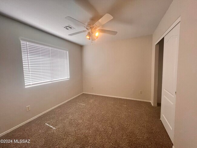 Building Photo - 2875 W Simplicity Dr